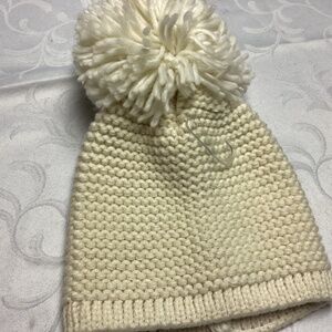 ASPEN. BEANIE POM POM HAT. NEW